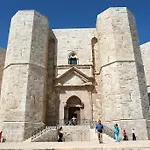 Oda ve Kahvaltı Rossani *